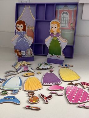 Melissa & Doug Disney Sofia the First & Princess Amber Wooden Magnetic Dress Up